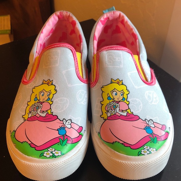 Groundup Mario slip on shoes size 3 Girls - Picture 1 of 7